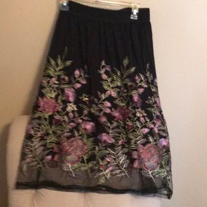 🛍 Black w/ Floral Print skirt